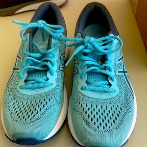ASICS womens great condition sneakers aqua blue